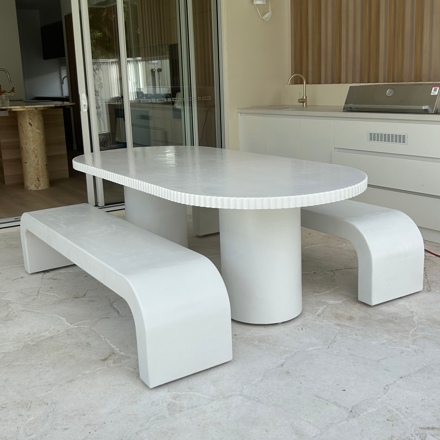 Enzo white ribbed edge outdoor set