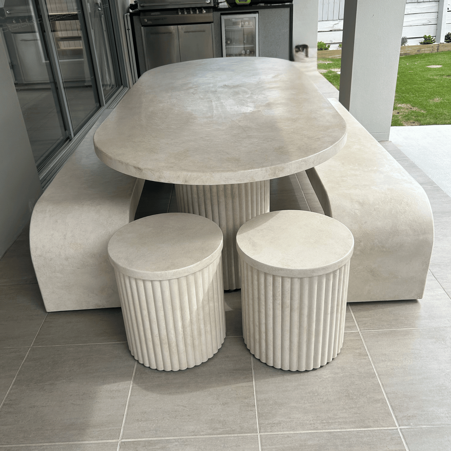 bilinga outdoor dining set in sand