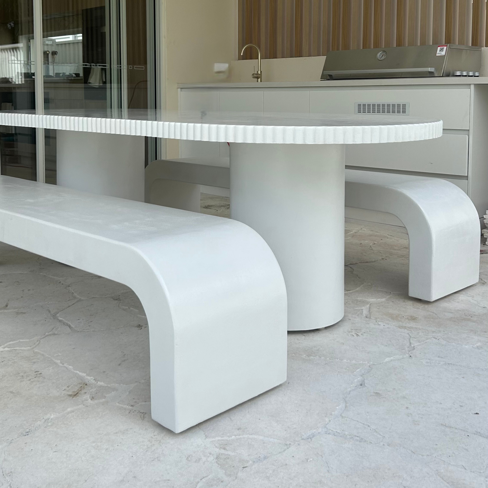 Enzo white ribbed edge outdoor set
