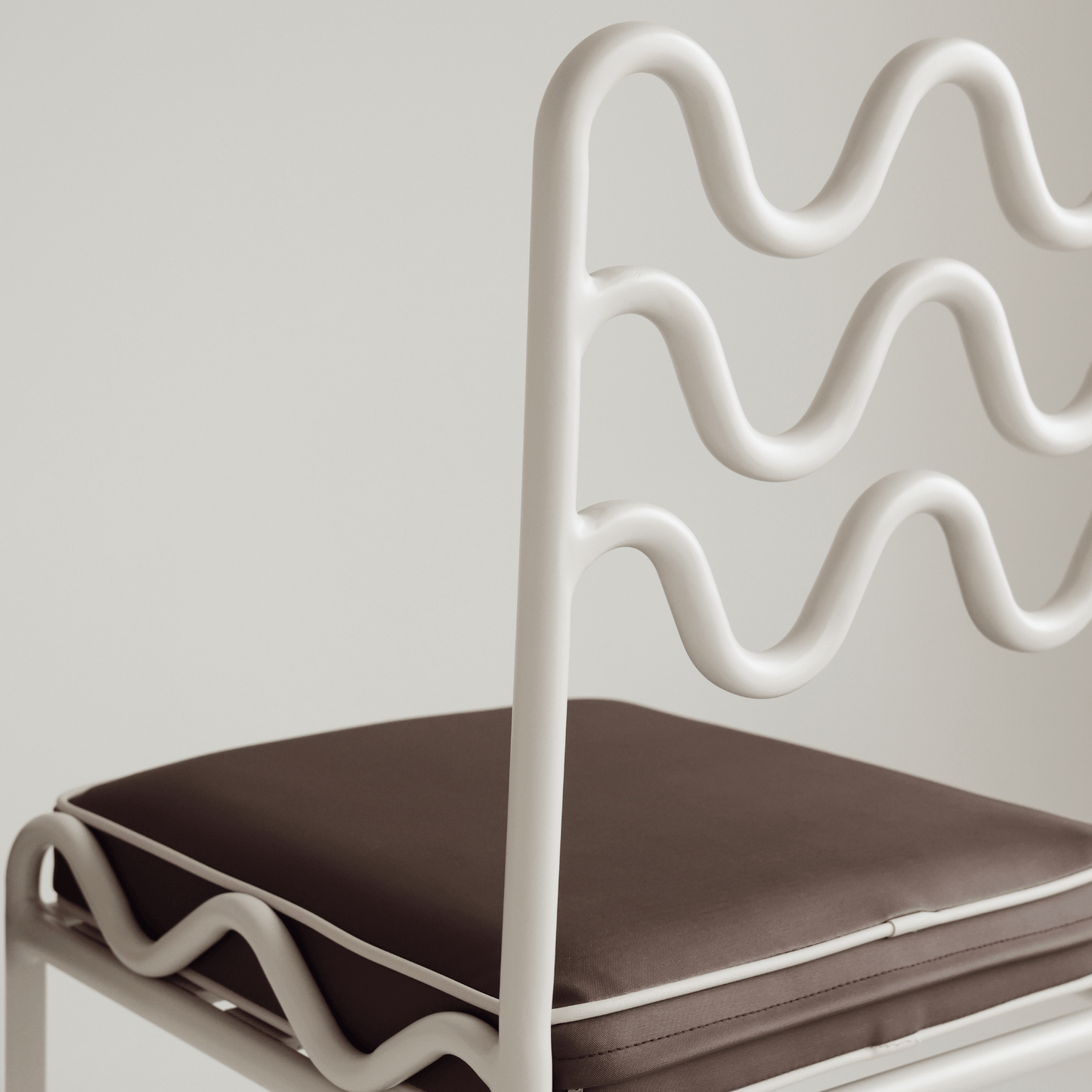 horizon dining chair detail shot