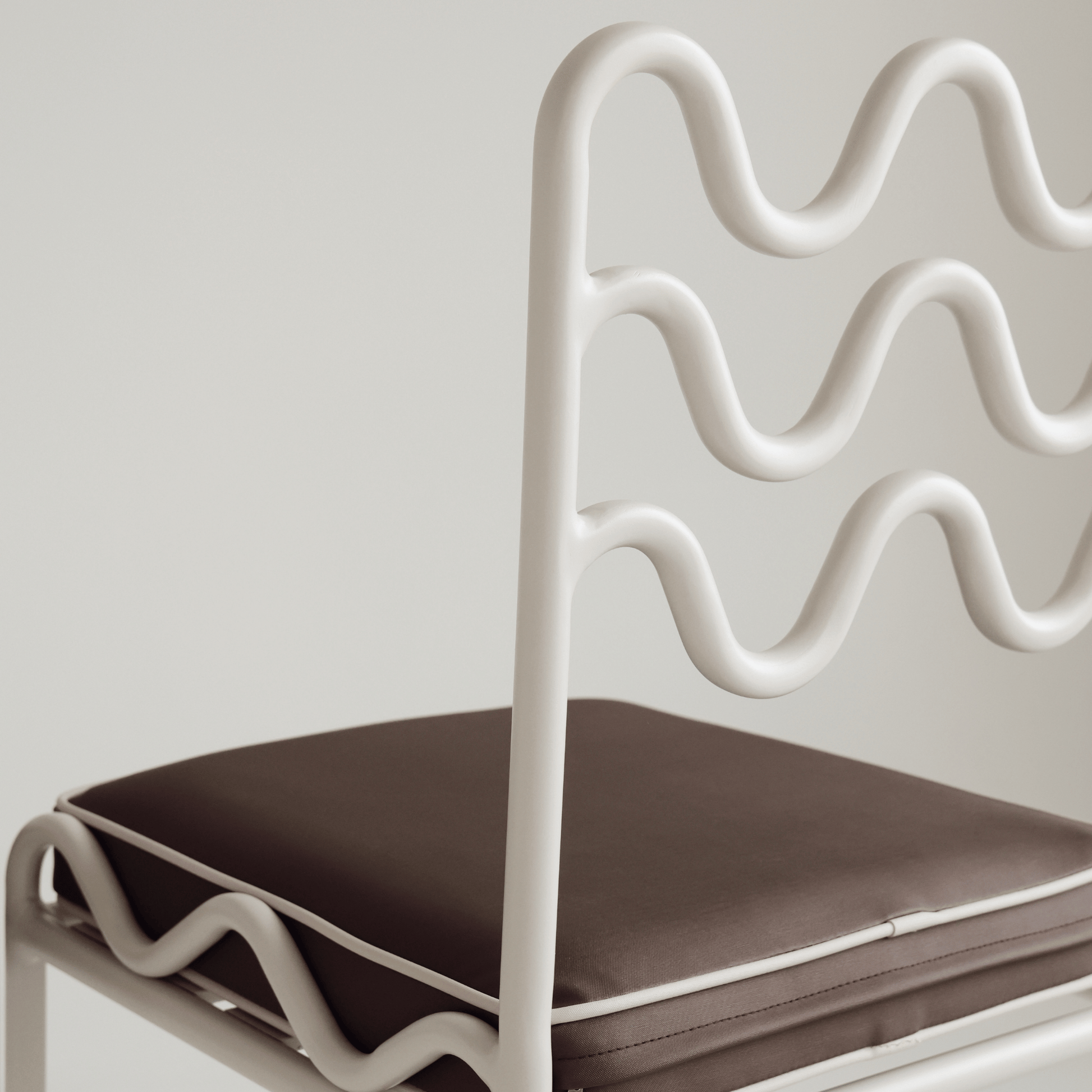 horizon dining chair detail shot