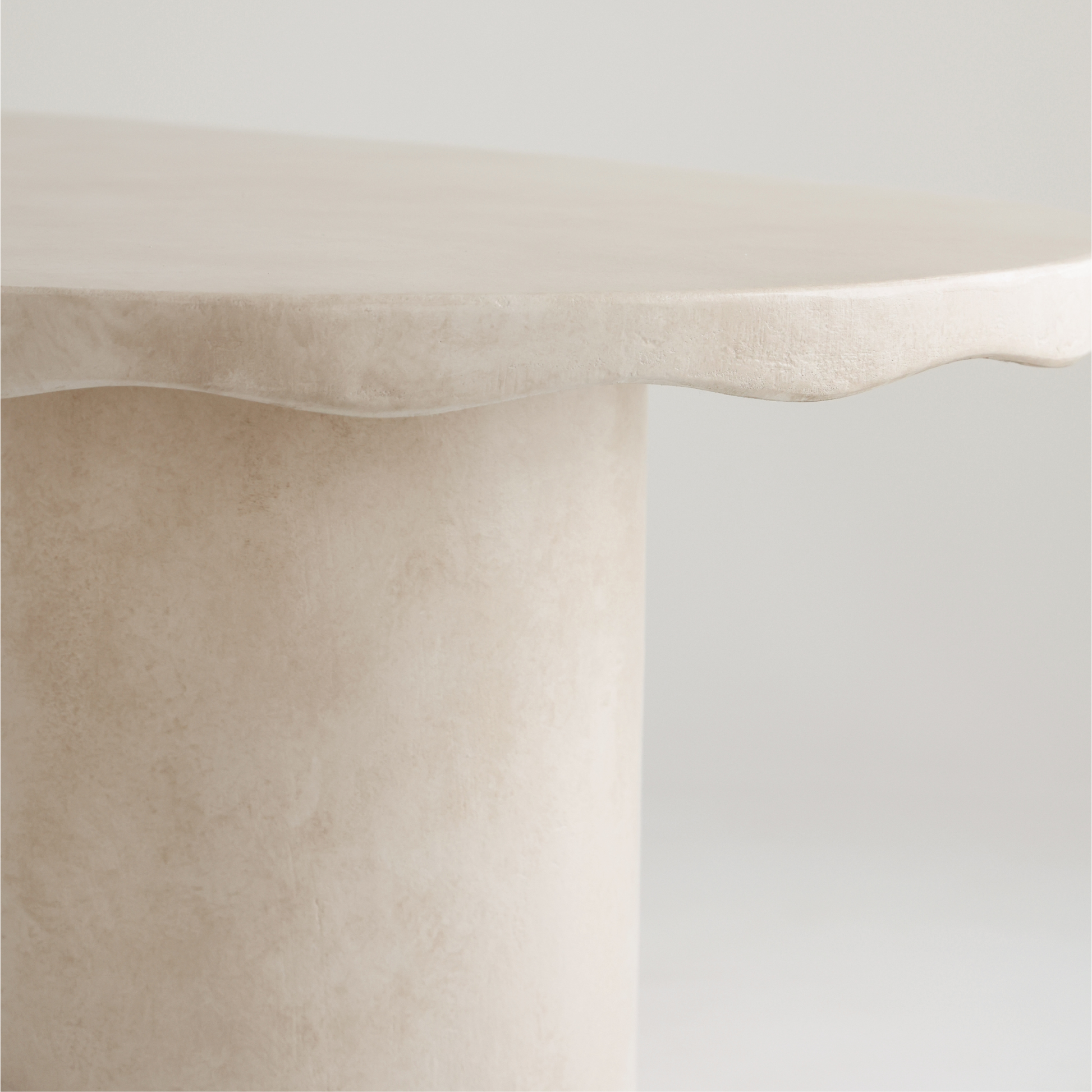 Solea dining table sand stonewash