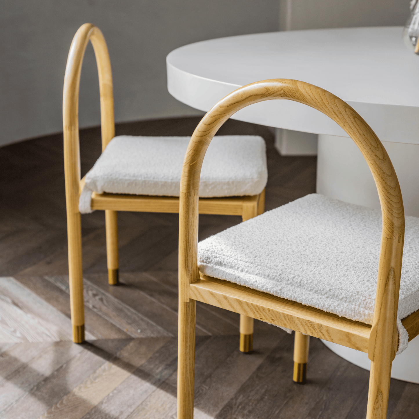 Amor natural dining chiar styled with table