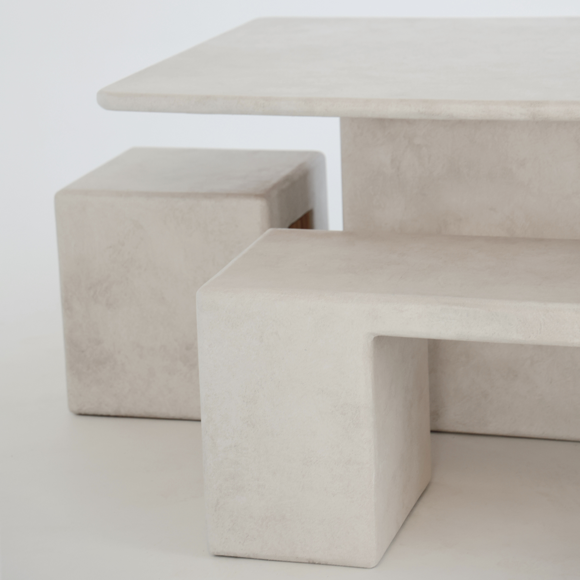 Bloc dining set in Bone stonewash