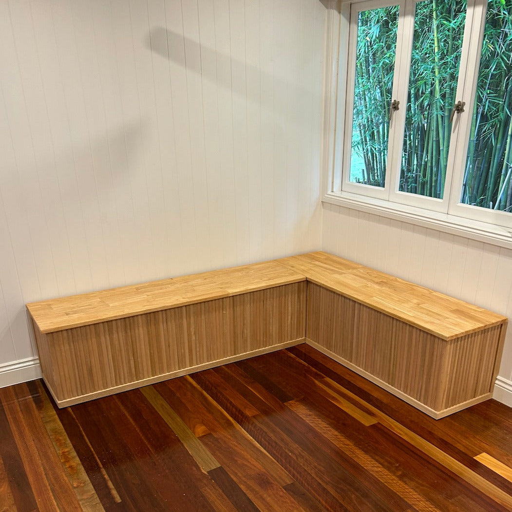 built in bench seating