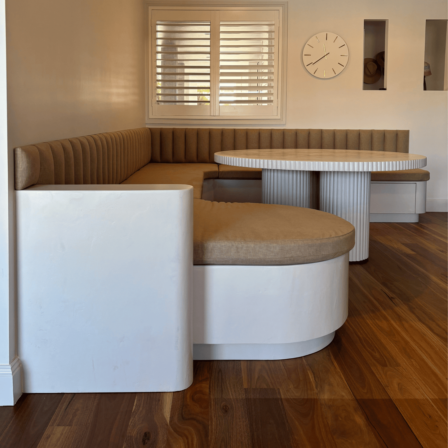 breakfast booth with dining table