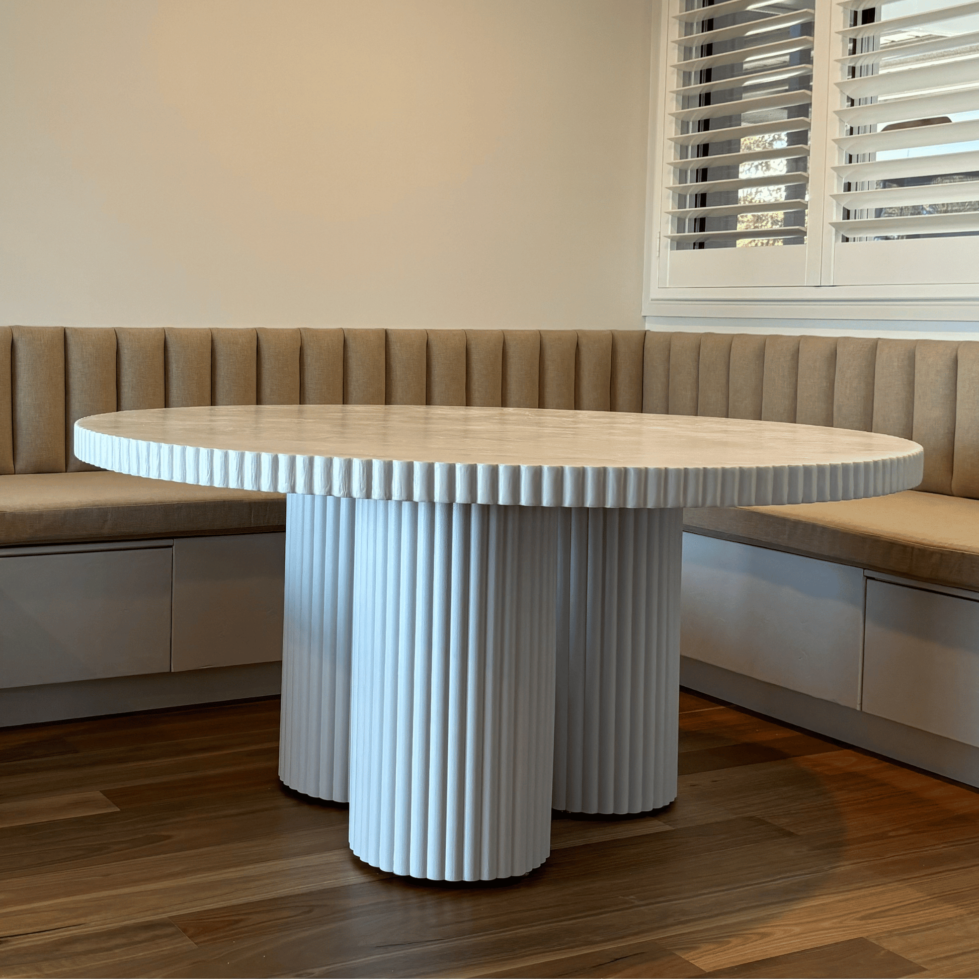 breakfast booth with table